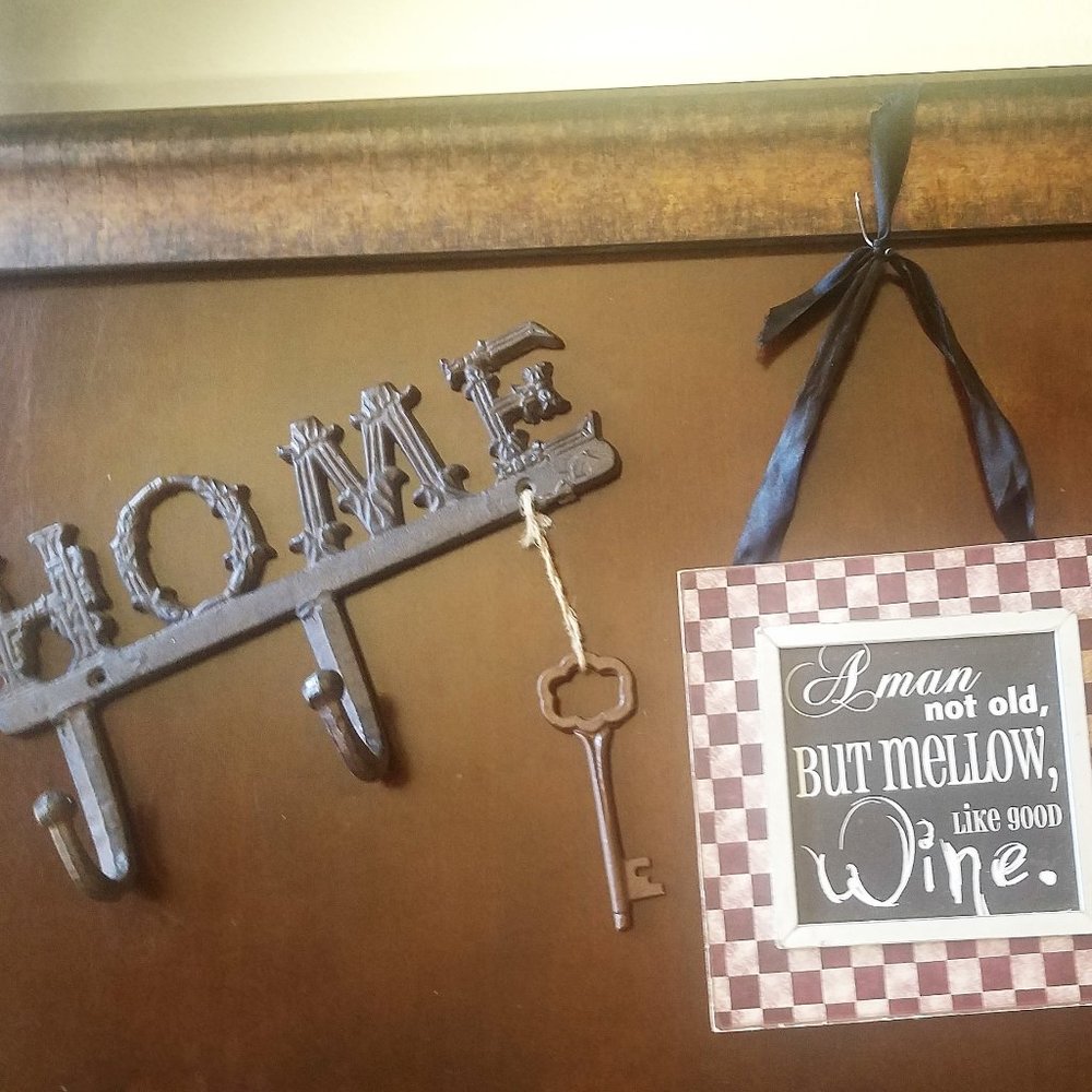 Heavy Home Key Holder and Wine Décor